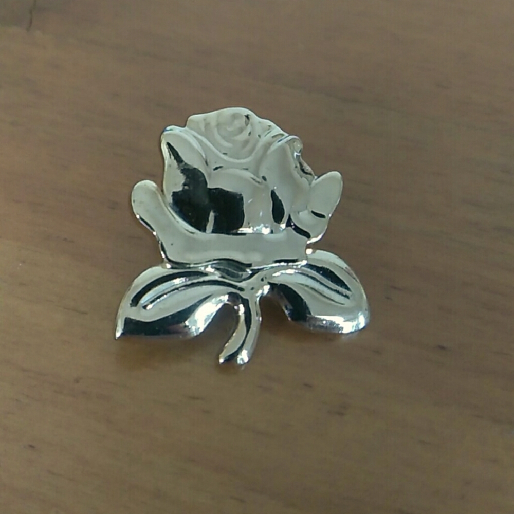 Gold Tone Rose Brooch